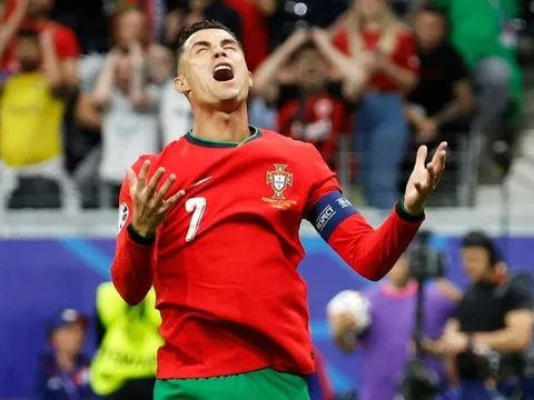 Ronaldo bị gọi là ‘C’Ego7’ sau bản giải trình gây tranh cãi