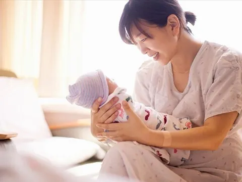Từ 2027, phụ nữ sinh đủ 2 con trước 35 tuổi được hỗ trợ tối thiểu 2 triệu đồng