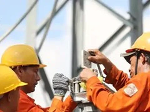 Tái cơ cấu EVN: Hai bộ vênh nhau về lộ trình tách truyền tải, bán lẻ