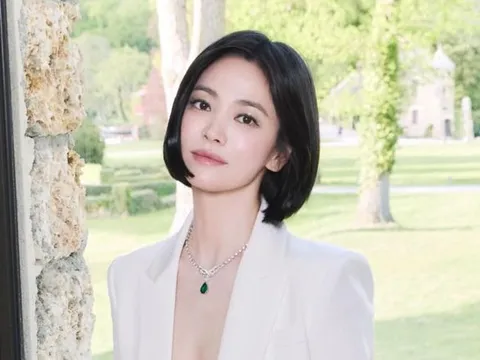 Song Hye Kyo công khai chúc mừng người đặc biệt