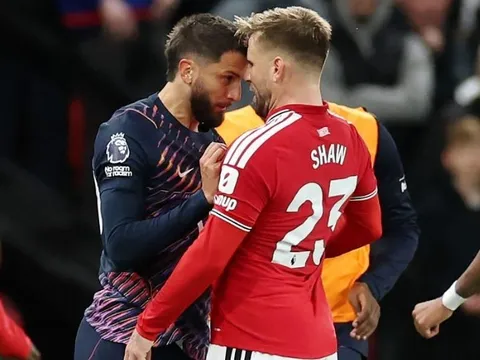 MU gây thất vọng trước 10 người Tottenham