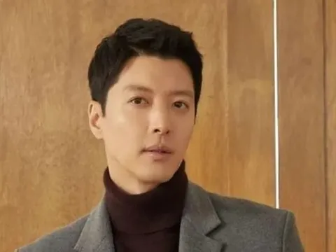 Lee Dong Gun đến Việt Nam ăn phở, uống cà phê
