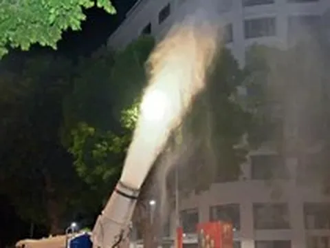 Hà Nội: Tiếp tục chạy xe phun sương dập bụi trong Vành đai 1