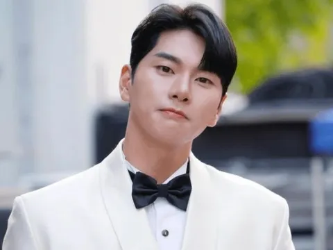 Lee Yi Kyung tái xuất sau ồn ào