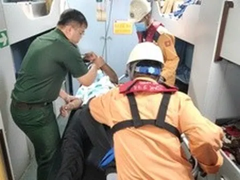 Cứu nạn thành công thuyền viên nguy kịch trên tàu hàng ở vùng biển Việt Nam