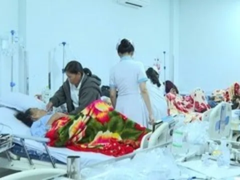 Bộ Y tế chỉ đạo khẩn vụ nhiều người nhập viện sau khi ăn bánh mì ở Quảng Ngãi