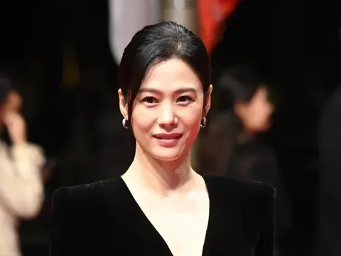 'Mỹ nhân Giày Thủy Tinh' Kim Hyun Joo hé lộ quá khứ ít biết