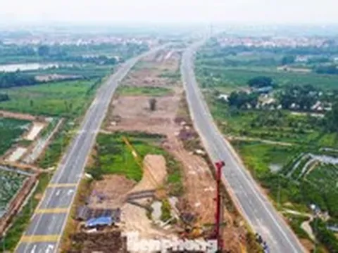 Cận cảnh 15 km đường song hành Vành đai 4 qua Hà Nội vừa thông xe kỹ thuật