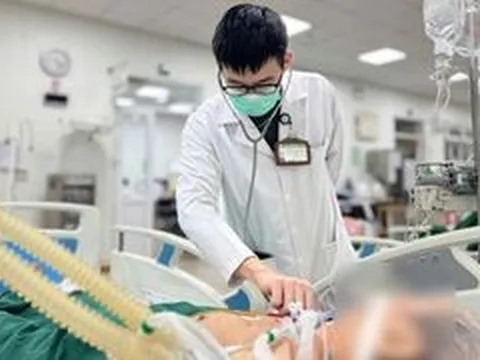 Sốt 38°C, bệnh nhân cúm A vẫn rơi vào suy hô hấp nặng, phải thở máy