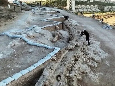 Phát hiện đoạn đường ống dẫn nước cổ đại 2.000 năm tuổi tại Jerusalem (Israel)