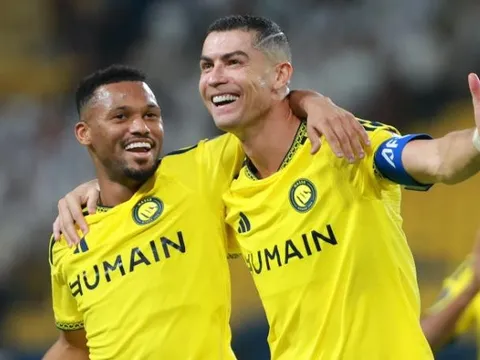 Ronaldo chạm mốc 981 bàn