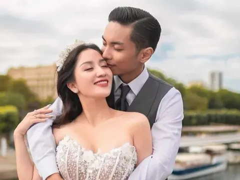 Khánh Thi báo tin vui cùng Phan Hiển