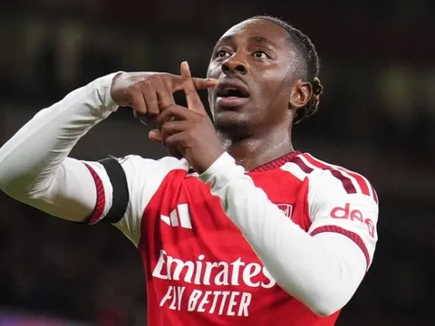 Arsenal thắng tưng bừng ở Champions League