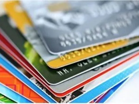 Thẻ tín dụng bị trừ tiền dù không mua sắm, xử lý thế nào?