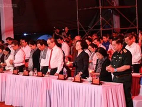 Xúc động “Khúc tri ân” ở Công viên Lê Thị Riêng trước giờ an táng 731 hài cốt liệt sĩ