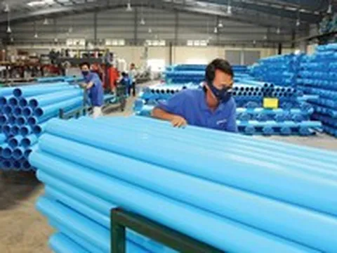 Từ chai nước, túi đựng hàng đến linh kiện ô tô, hơn 6.000 công ty Việt Nam tạo nên ngành công nghiệp gần 900.000 tỷ đồng, xuất khẩu 10 tỷ USD/năm