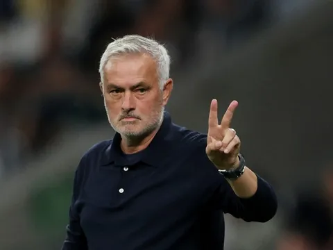 Mourinho vượt quá giới hạn?