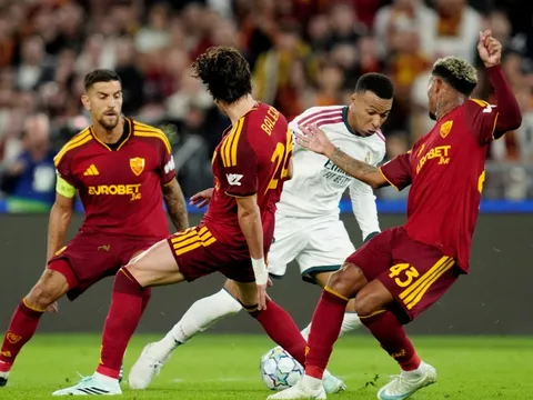 Ngày thi đấu lịch sử ở Champions League