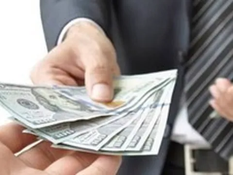 Lương nước ngoài chuyển về tài khoản Việt Nam có phải nộp thuế?