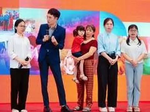 Bác sĩ tiếc vì cô gái trẻ mất thị lực do bớt bẩm sinh, nêu lý do cần khám sớm