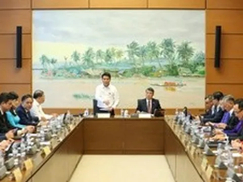 Bảo đảm quyền lợi người tiêu dùng và an ninh, an toàn mạng lưới bưu chính