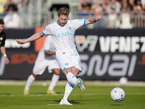 De Bruyne đá hỏng phạt đền, Napoli thua đội cuối bảng