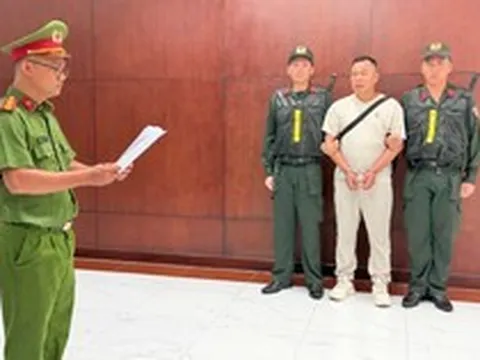 Bắt tạm giam Tôn Bằng, chồng cũ Hằng Du Mục