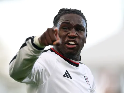 Tottenham bị đẩy xuống đáy bảng Premier League
