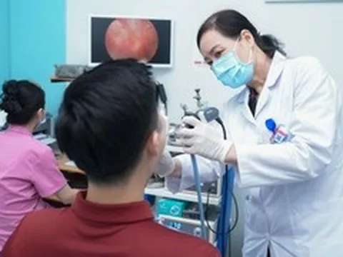 Trông con đồng nghiệp mắc cúm A, người đàn ông phát bệnh sau 1 ngày
