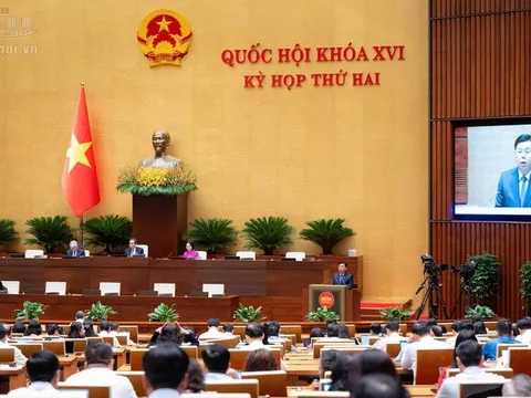 Quốc hội nghe Tờ trình và Báo cáo thẩm tra dự án Luật sửa đổi, bổ sung một số điều của Luật Bảo hiểm xã hội