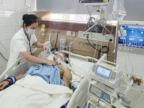 Bệnh viện Bạch Mai thông tin về tình hình sức khỏe 7 nạn nhân trong vụ ngộ độc khí clo