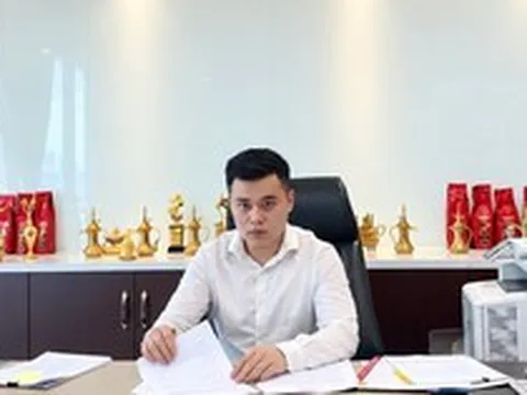 Con trai trưởng của ông Đặng Lê Nguyên Vũ và bà Lê Hoàng Diệp Thảo: 22 tuổi từng dùng tiền tiết kiệm 4.000 USD giúp bác sĩ chống dịch, mẹ hé lộ lộ trình chuyển giao