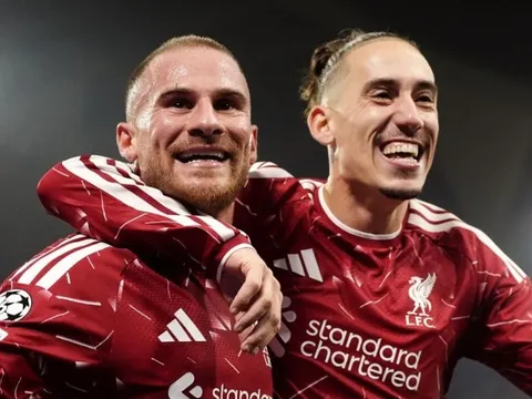 Liverpool thắng điên rồ ở Champions League