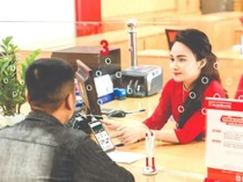 Giao dịch viên ngăn nhiều khách đến ngân hàng rút tiết kiệm số tiền từ 150 triệu, 600 triệu đến 1,5 tỷ đồng: Khách hàng sau đó cảm ơn, dừng giao dịch