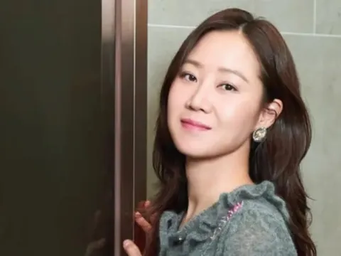 Gong Hye Jin đi du lịch cùng chồng kém 10 tuổi