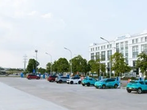 Trạm sạc ô tô điện có quy mô lớn nhất Việt Nam bắt đầu đi vào hoạt động