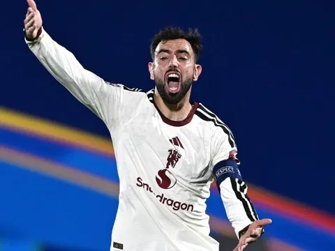 MU thua tan nát trước tân binh ở Champions League
