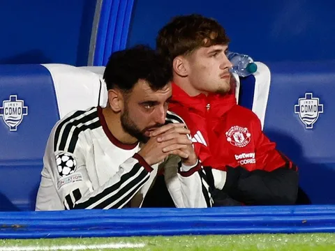 Carragher: 'Fernandes đang giết chết MU'