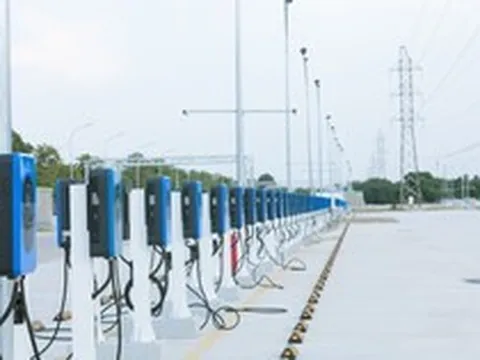 Công ty của tỷ phú Phạm Nhật Vượng vận hành trạm sạc ô tô điện lớn nhất Việt Nam: Sạc được cùng lúc cho hơn 1.000 ô tô điện