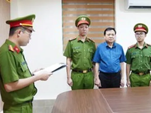 Bắt Bí thư Đảng ủy, Chủ tịch xã vì thông đồng với 2 công ty khai thác 386.934 m³ đất trái phép
