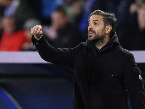 Fabregas thừa nhận đã nương tay với MU