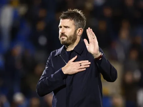 Carrick phải rời Manchester United