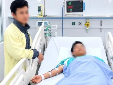 Cứu sống bé trai 14 tuổi bị sét đánh ngưng tim