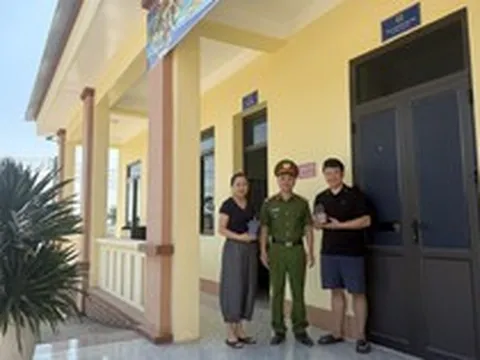 Anh Lê Tuấn Vũ dùng tài khoản ngân hàng của công ty chuyển khoản thành công 200 triệu, sau đó phải đến công an nhờ tra soát giao dịch