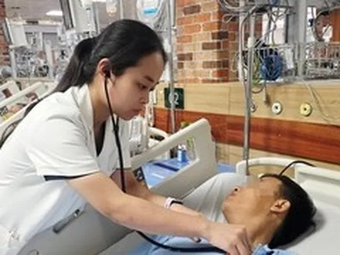 Các nạn nhân ngộ độc khí clo điều trị tại Bạch Mai qua nguy kịch, sắp xuất viện