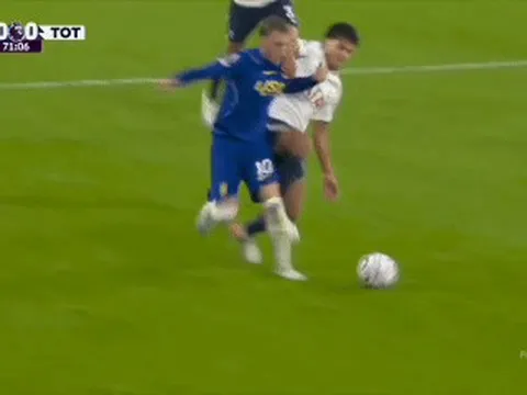 Cole Palmer nổi nóng, Chelsea trả giá đắt