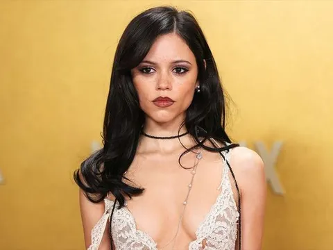 Sao nữ 'Wednesday' tuyên bố tạm dừng đóng phim truyền hình