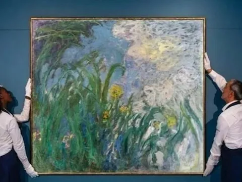Kiệt tác 'Iris' của danh họa Monet đạt kỷ lục đấu giá tại Pháp