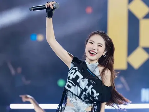 Phương Mỹ Chi gây bất ngờ tại concert BIGBANG Hà Nội