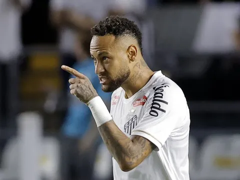 Neymar nhận thẻ đỏ vì 'luật Vinicius' gây tranh cãi